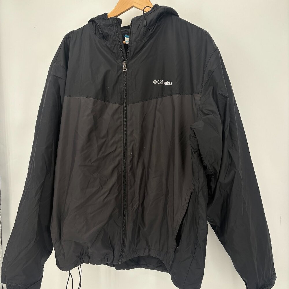 Columbia rain jacket in XX